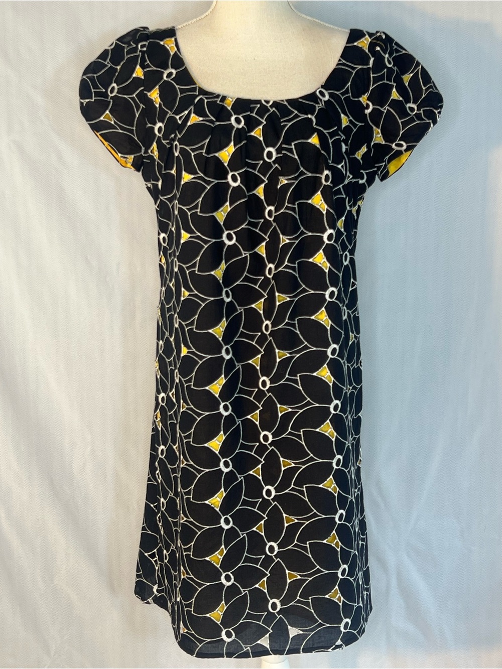 Suzi Chin For Maggy Boutique Dress Black & Yellow Floral Overlay Short Sleeve 10